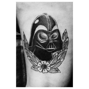 My sweet old school Darth Vader tattoo on the back of my thigh ! #grozuc #darthvader #starwarstattoo #thigh #inkaddict