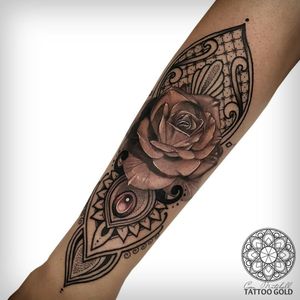 Cool paddle pink realistic rose with pretty filigree design tattoo #dreamtattoo #mydreamtattoo