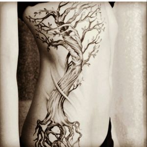 #amijames #mydreamtattoo # would love to have this done by you on my back # FAMILY VINE.