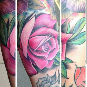 My fresh elbow ditch on the very lovely Hannah Calavera. #HannahCalaveraTattoo #rosetattoo #neotraditional #girlietattoo #ditch #elbowditch