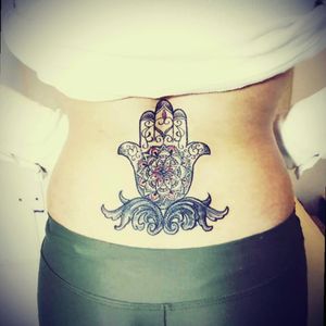 Mano de fatima cobertura en las caderas  ..hamsa Tattoo cover up by Kito Tattoo from Argentina #tattoo #tatuajes #hamsa #hamsatattoo #maodefatima #coverup