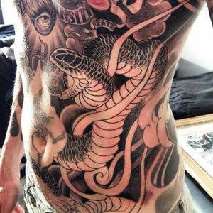#japanesetattoo #snake #snaketattoo #traditional #Tattoodo #irezumi #syl20cbien#calavera tattoo