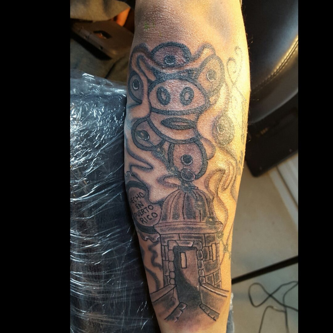 Puerto Rican Sun and Moon tattoo representing her ancestors  Imgur
