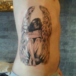 Second tattoo from this artist #angeltattoo #angel #ribs #gardianangel #crying  #women #wings  #blackandgrey