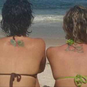 Sisters' matching tattoos... ❤ #infinitylove #4ever #tattoo #watercolor Tatuagem de irmãs! ❤ #amorinfinip #parasempre #tatuagem #aquarela