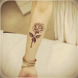 #Tattoo #Rose #beauty 🌹💮🌸💎📷👊😍😍😊😊 Instagram: @ karlastefanygomez