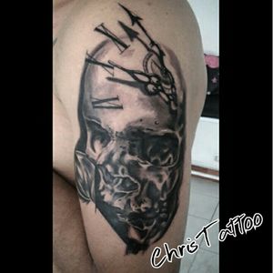 #skull #skulltattoo #clock #clocktattoo #blackandgrey #blackandgreytattoo #tattoer #Christattoo