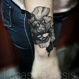 Tattoo uploaded by Lucas de Assis • #flower #rose #flor #brasil  #starbritecolors #tatuagem #portalegre #dotwork #blackwork #tattoo •  Tattoodo