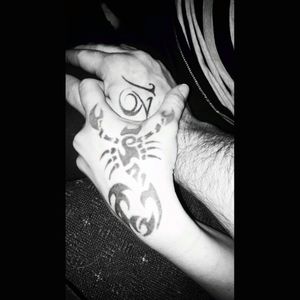 My #Scorpio #HandTatt & #Codigne , with his #13 piece :)#HandTattoos #Cute #Inked #TattedKnuckles #TattooArt #FollowMe #Venomous #Lucky13 #HowCreative