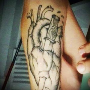 #heart #realheart #blackwork #dotwork #knife #tattoo