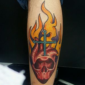 By @paulovidalart #tattoo #tatuagem #tattoos #hearttattoo #tattooink #skull #tattooartist #besttattooartists