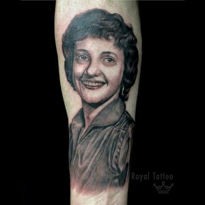 Portrait by KaiFor info or bookings pls contact us at art@royaltattoo.com or call us at + 45 49202770#royal #royaltattoo #royaltattoodk #royalink #royaltattoodenmark #portrait #blackandgrey #mom #mor