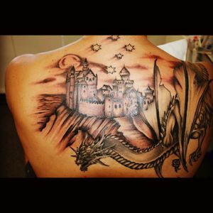 Dragon with castle #dragon #castle #mideval #awesome #epic #epicness #blackAndWhite #blackandgrey #dragontattoo