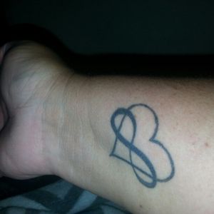 #5 tat love infinity :)