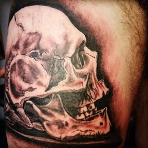 Skull realistic black and gray Tattoo ....