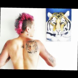 my daughter painted a tiger for academy portfolio and I love that picture #tigertattoo  #tiger #shoulder