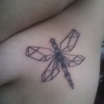 #dragonfly #libelula #dragonflytattoo #tatuajelibelula #blackwork #lines #geomeric #lineas #geometrico