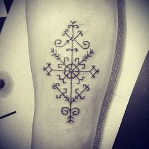 My first ink.Feeling is amazing. Can't describe. #geometric
