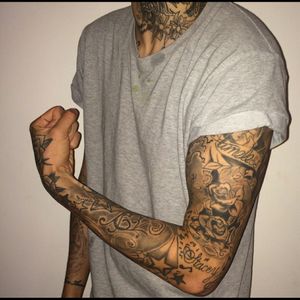 #lovestore #rose #tattoohistory #tatts #muscle #tattobodey