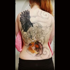 Slowly coming along. Couldnt get the skull finished in the allotted appointment time. Work by Suzanna Fisher at Bellweather Tattoo. #skull #crow #raven #fullbacktattoo