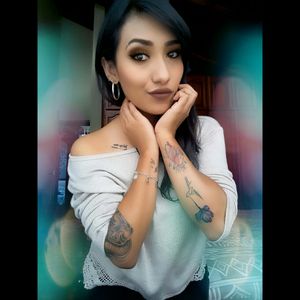#love #tattoo #me #ink #inkedgirl #suicidegirl #latina #Ecuador #mandalas #sonsname #colours #beautifuleyes #makeup #loveink #tattooart #girlswithttattoos #sorrymom #inked #mom