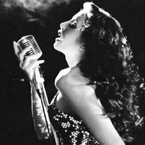 Next tattoo inspiration: sultry lounge singer. #pinupgirl #sexylady #vintage #loungesinger