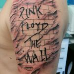 Tear down the wall! #pinkfloyd #pinkfloydtattoo #thewalltattoo #outsidethewall