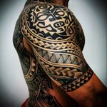 #maori #maoritattoo #tattoos #tattooed #inked #tribaltattoo #tribalmaori #blackandgreytattoo #mandalasleeve #fullsleeve #sleeve #tribal #polynesian #polynesiantattoo