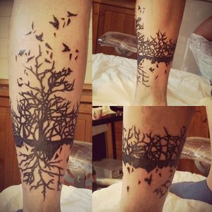 #redmonkeytattoo #redmonkey #tattoo #ink #tattooink #secondstep #work #workinprogress #trees #forest #birds #family #letters #black #awesome #funny #job #beautiful #ink