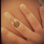 #tattoo #finger #fingertattoo #flower #lotus #lotusflower #lotusflowertattoo #mandala #mandalatattoo #fromitaly