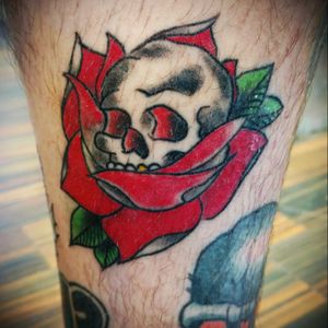 Traditional rose and skull. #skull #rose #traditional #Reddog #tattoo