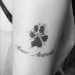 #LoveAnimals #pawprinttattoo #pawprint #binkstattoo #blacktattoo #girl #lettertattoo #tattooargentina One of my firsts :)