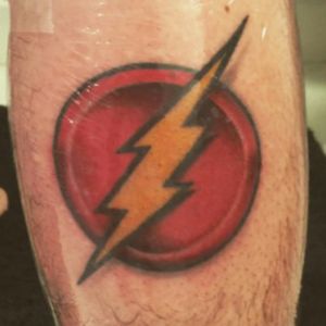 I love the flash and I love this tattoo ❤
