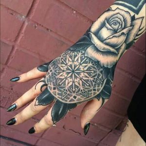 #hand #artworks #tattoos #tatuajes #girl #mandala #rose #beautiful