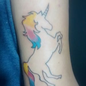 Unicórnio! Amei fazer!Unicórnio, love do it!😘#unicorn #bornthisway #ladygaga #LittleMonsters #lovetattoo #femaleartist #bigfan #colortattoo
