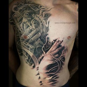 #blackandgrey #ideas  #chestpiece #tattoo #hands #smoke #smokes #dreamtattoo