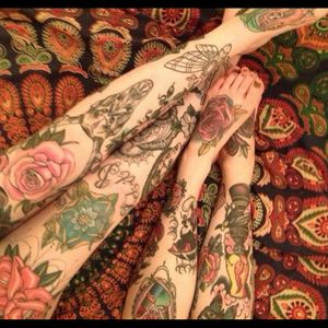Old school tattoos galore.#oldschooltattoo #roses #tattoos #legtattoo