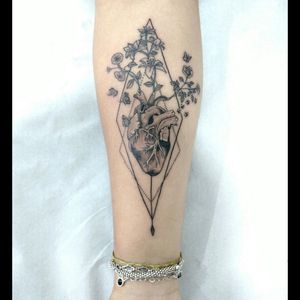 #tattoo #tatuagem #coracao #heart #botanical Alexandre Lasevicius
