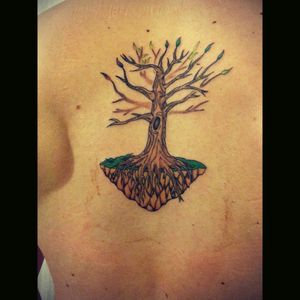 My #familytreetattoo done yesterday, every leave is a member of my family, a tribute to those who left me, their leaves are those faded <3 #color #tree #family