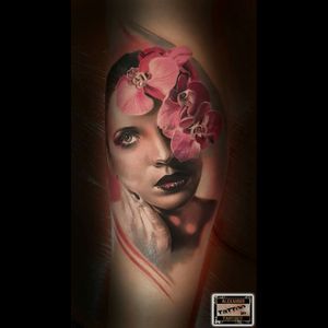 #dreamtattoo #tattoo #portrait #colorportrait #ink #portraitartist #TattooGirl #girl #flower #flowers #pink #hiperrealism #realistic #realism