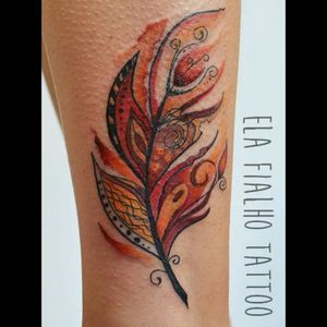 #feather #watercolor #feathertattoo #color #colortattoo #ladytattooers #brazil #brasil #saopaulo #brazilian #red