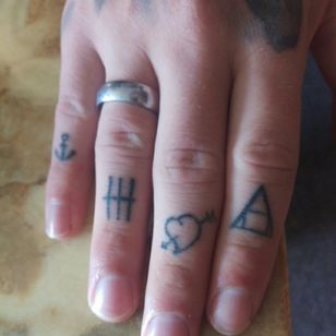 #finger #fingertattoo #rune #runestattoo #knuckles