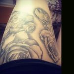 Quadzilla 😝😝 #roses #flowers #ink #thigh #floral #blackandgrey #lovemytattoos healing nicely ♥ #Iaintnosaint ongoing work 😍😊 #welove