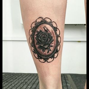 Trolling around the Internet this evening and came across this great picture of my calf on my tattooists twitter ♥♥#Iaintnosaint Abbotts Langley #roses #broach #lovemytattoos #blackandgrey