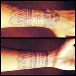 @skillybhill #tat #tattoo #wrist #wristtattoo ##ethnic #blackwork #blackworktattoo #sleeve #vzla #ccs #venezuela #twosides