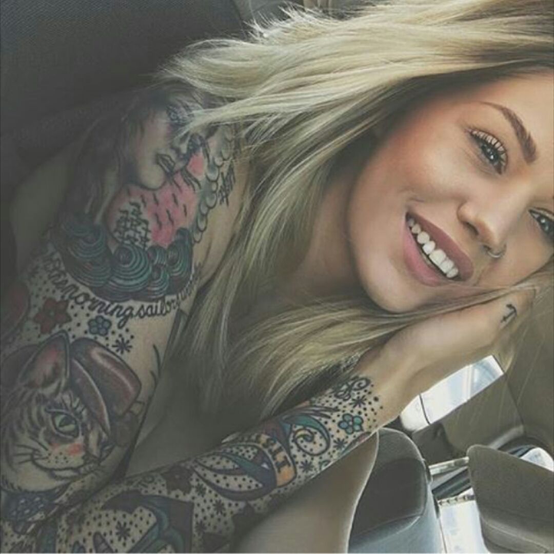 skinny blonde tattoo amateur
