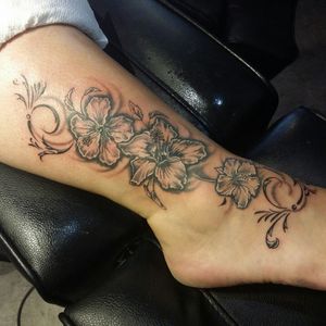 #tatoueurs #joigny #inked #tattoo #flowertattoos #hibiscus