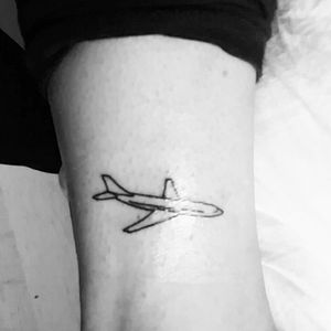 Matching tattoo I got with my friend while I was visiting her in Sweden! We're only a plane ride away❤