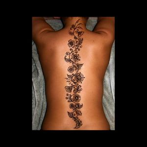 #megandreamtattoo I want something like this down my spine.