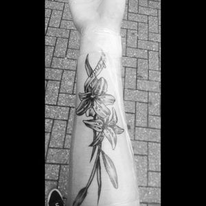 My first tattoo is over a year old now! #firsttattoo #year-old #flowers #memories #rip
